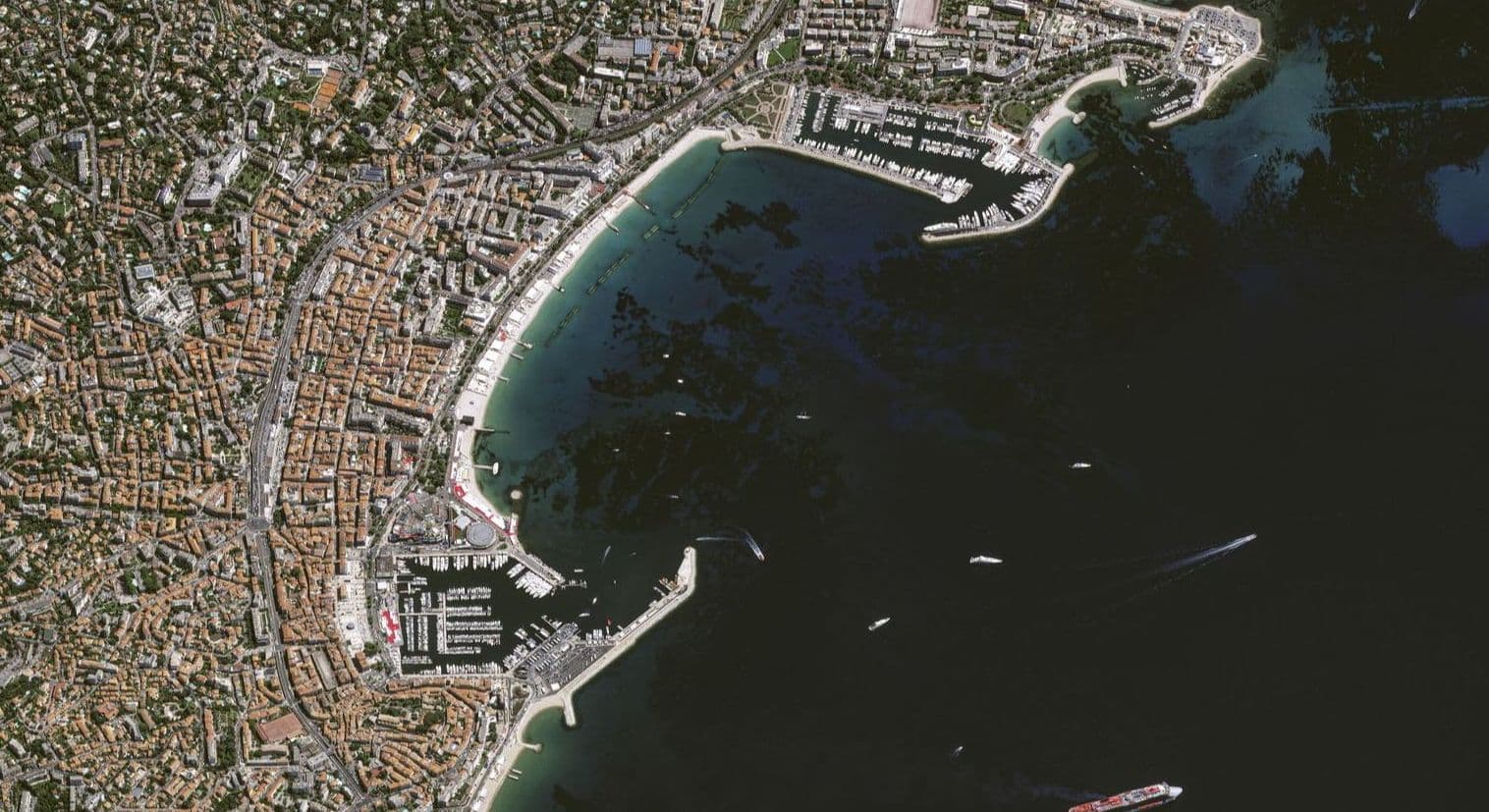 Pléiades Neo satellite image - 30cm resolution - Cannes, France