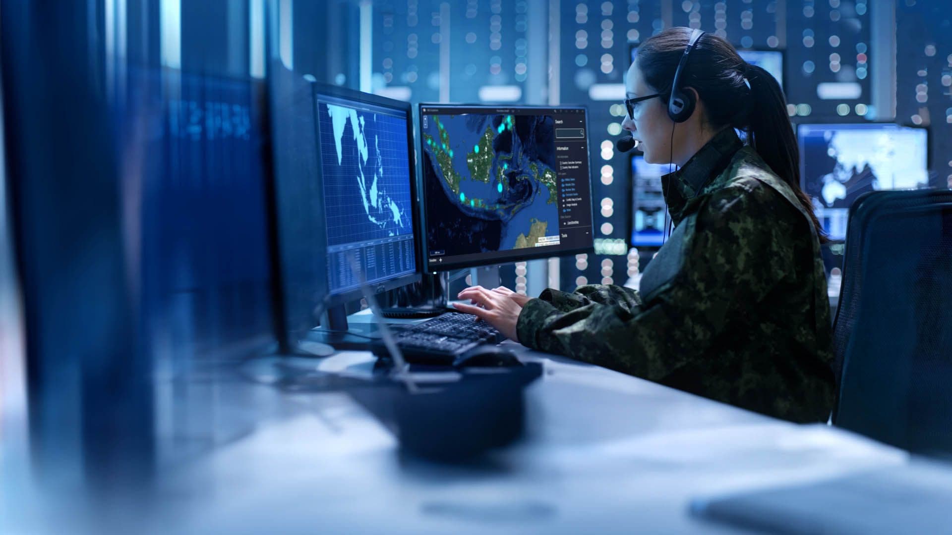 Solutions for Defense application - Joint ISR solutions - Soldier working on PC