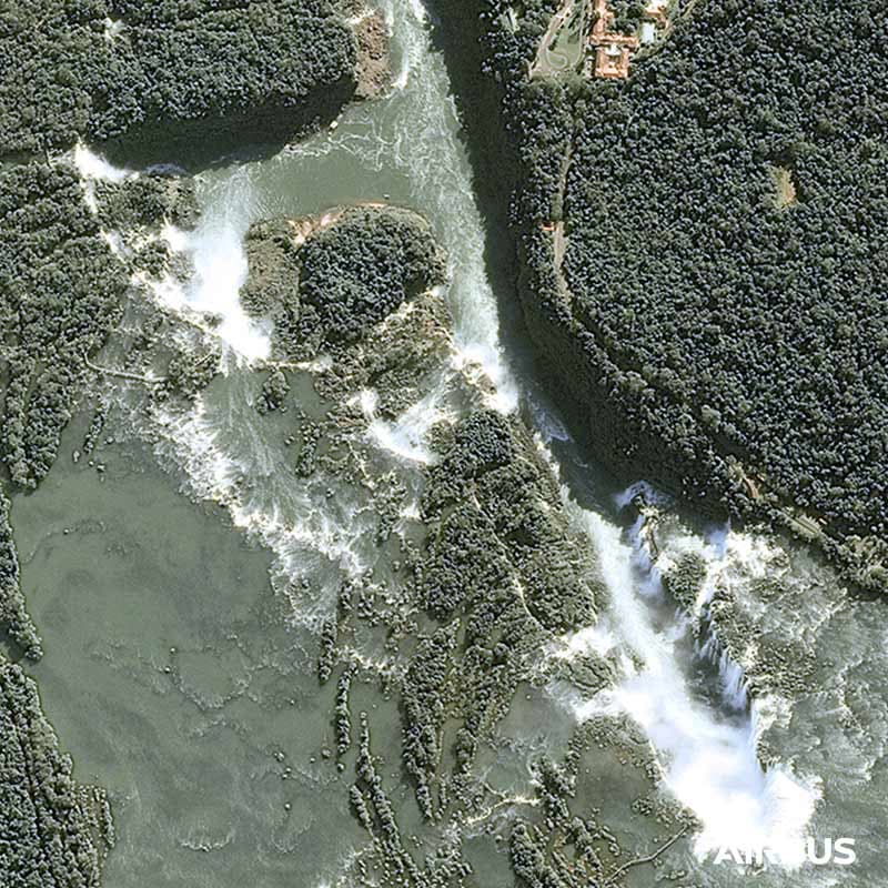 r70909_9_pleiades-satellite-image-iguazu-argentina-20160614-1.jpg
